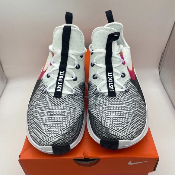 Nike Free TR 8 women’s shoe - Picture 2 of 4